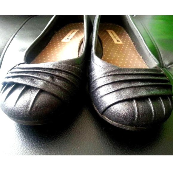 AMERICAN EAGLE BLACK FLATS - Picture 2 of 2